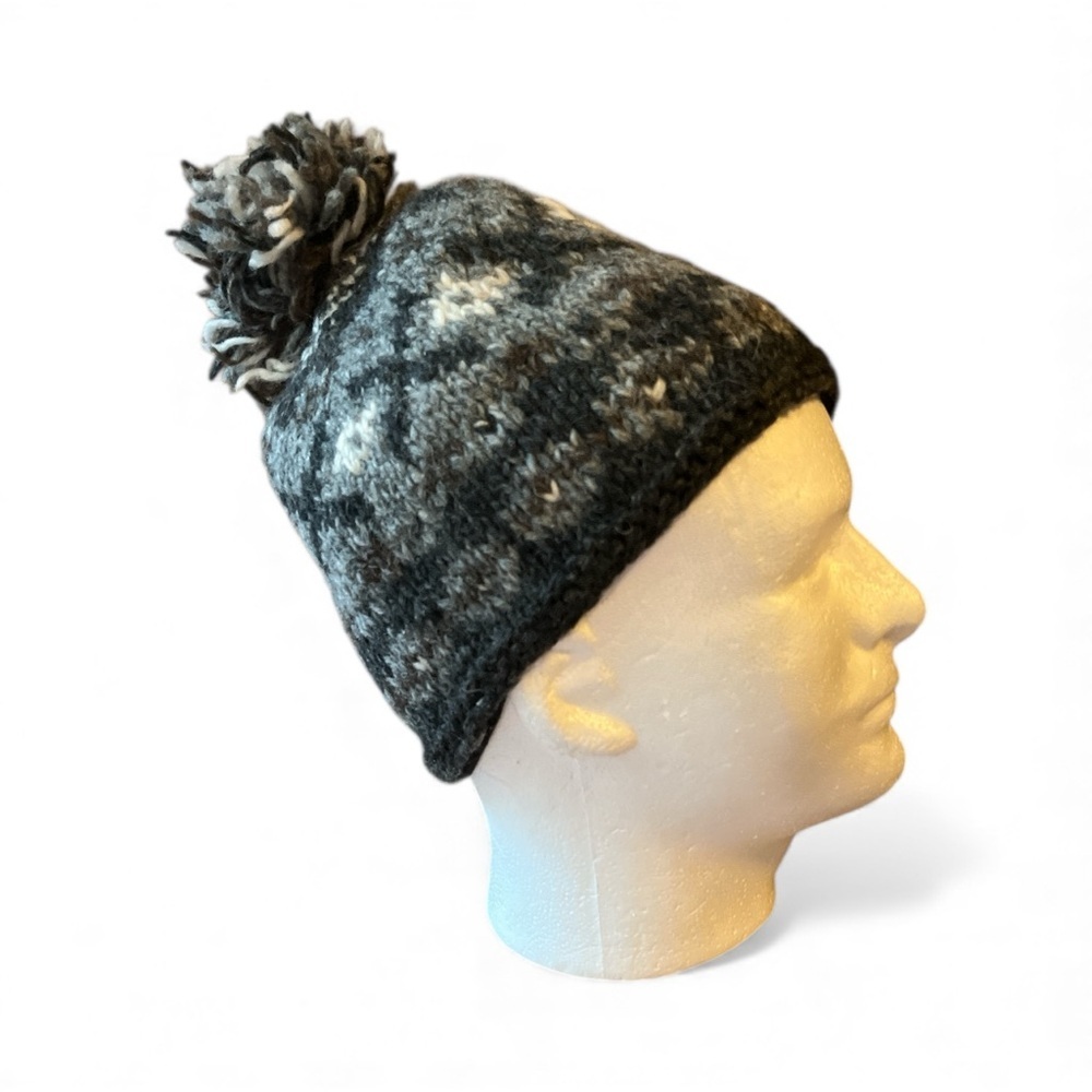 Collection Royal Cozy Knit Pom-Pom Fleece Lined Beanie - Black and Gray NWT - Picture 2 of 7
